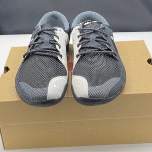 Women’s Vivo Barefoot sneakers size 7. EU 37.